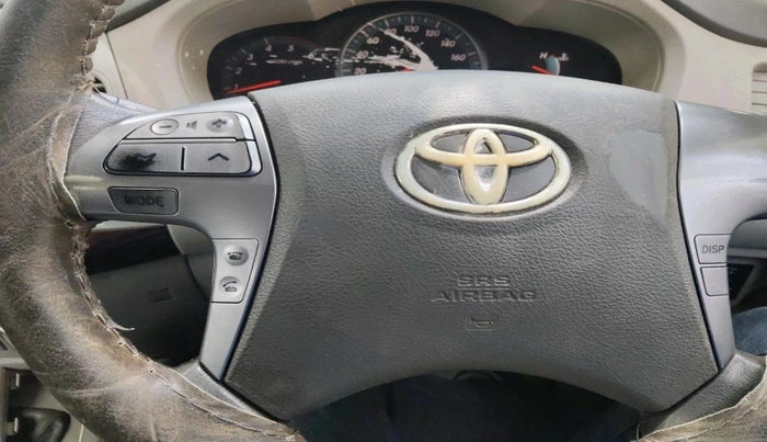 2014 Toyota Innova 2.5 VX 8 STR, Diesel, Manual, 2,23,987 km, interior