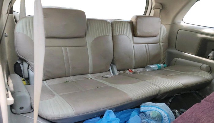 2014 Toyota Innova 2.5 VX 8 STR, Diesel, Manual, 2,23,987 km, interior