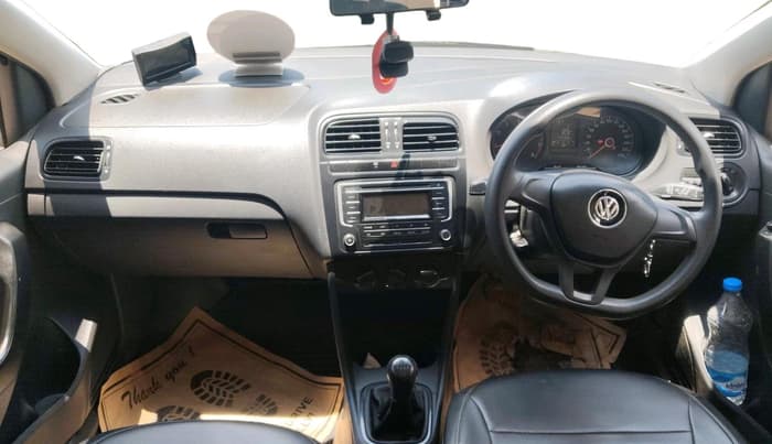 2017 Volkswagen Polo COMFORTLINE 1.2L, Petrol, Manual, 1,14,102 km, interior