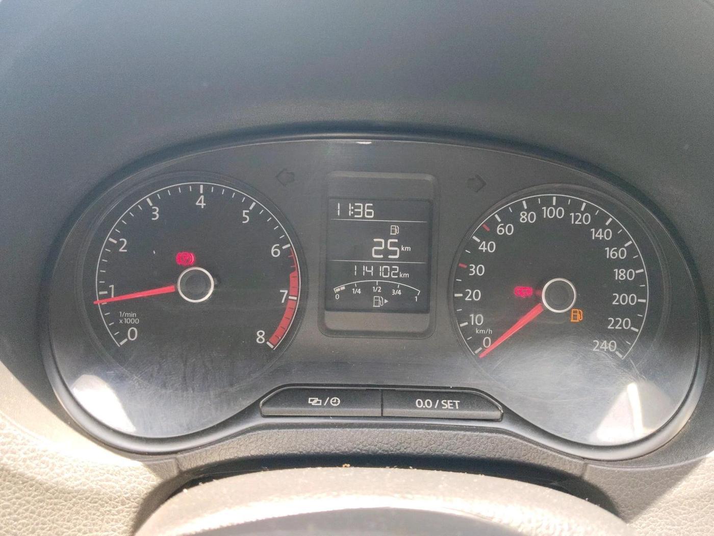 2017 Volkswagen Polo COMFORTLINE 1.2L, Petrol, Manual, 1,14,102 km, interior