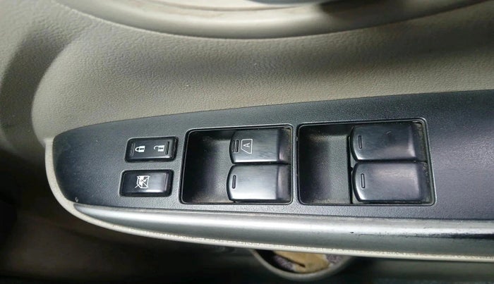 2013 Nissan Sunny XV DIESEL, Diesel, Manual, 82,650 km, interior