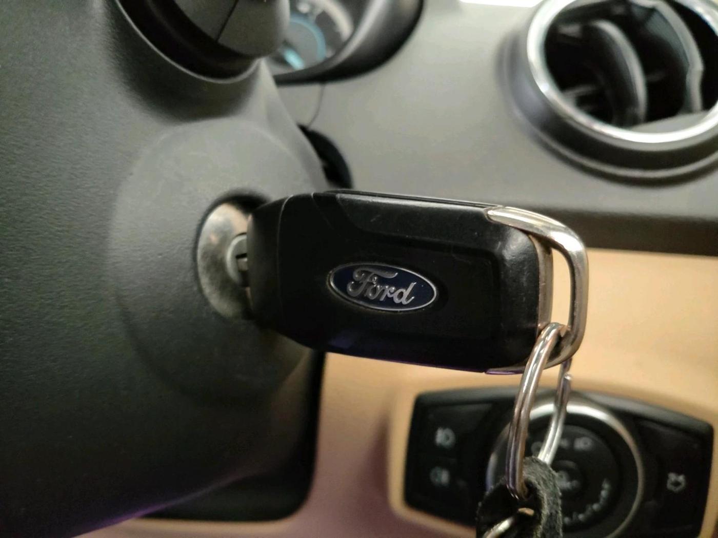 2015 Ford Figo Aspire TREND 1.2 PETROL, Petrol, Manual, 1,05,438 km, interior