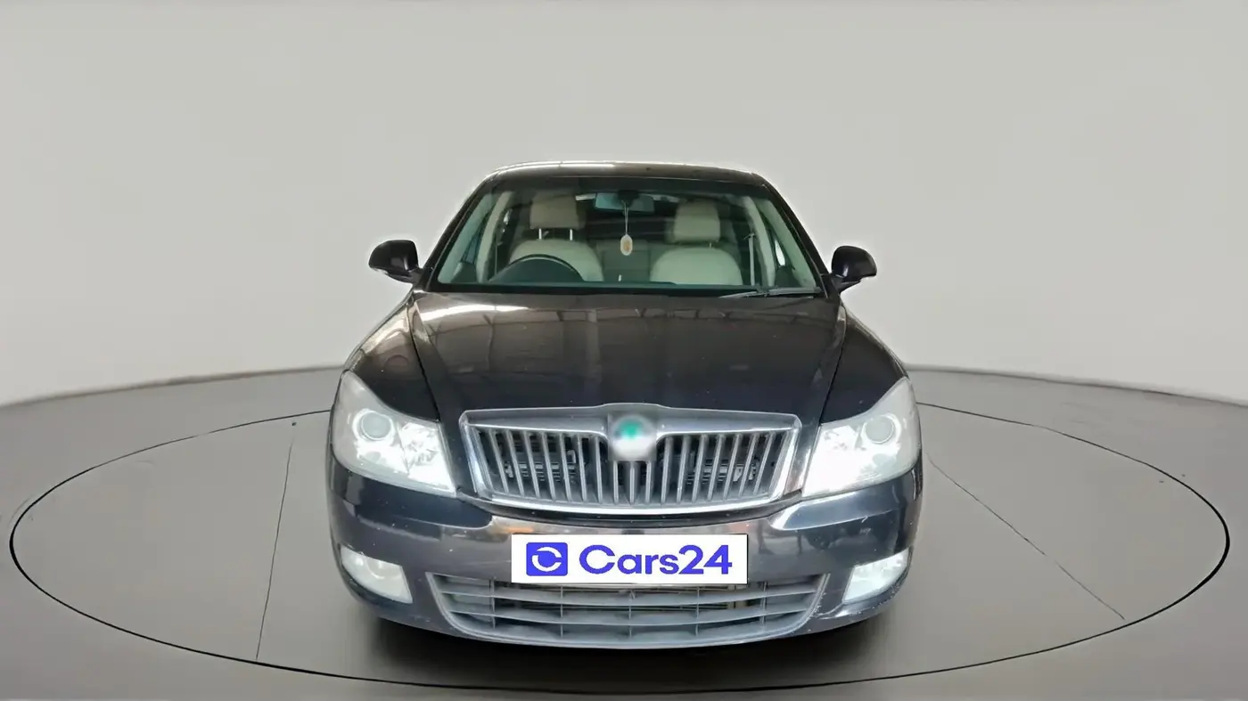 2013 Skoda Laura AMBIENTE 2.0 TDI CR MT, Diesel, Manual, 1,65,761 km, exterior