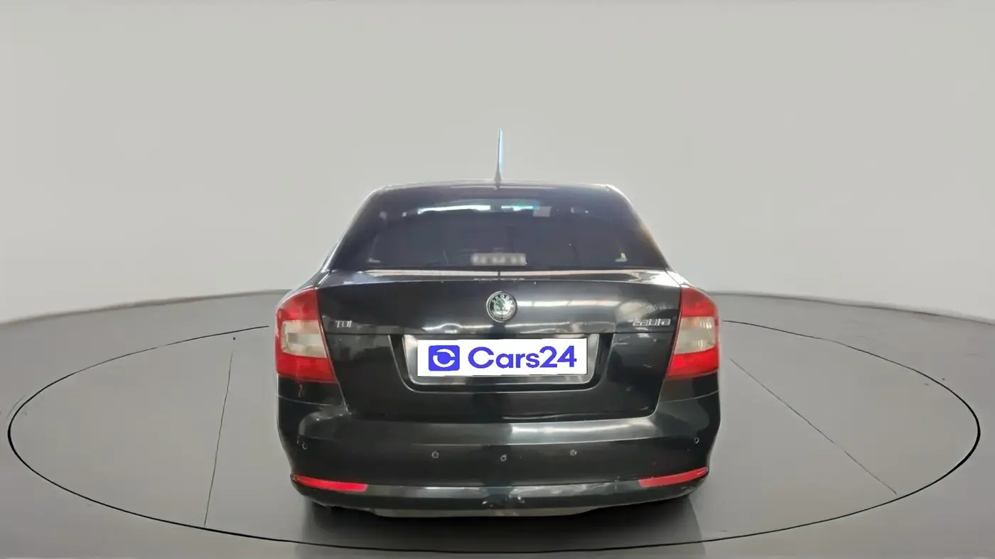 2013 Skoda Laura AMBIENTE 2.0 TDI CR MT, Diesel, Manual, 1,65,761 km, exterior