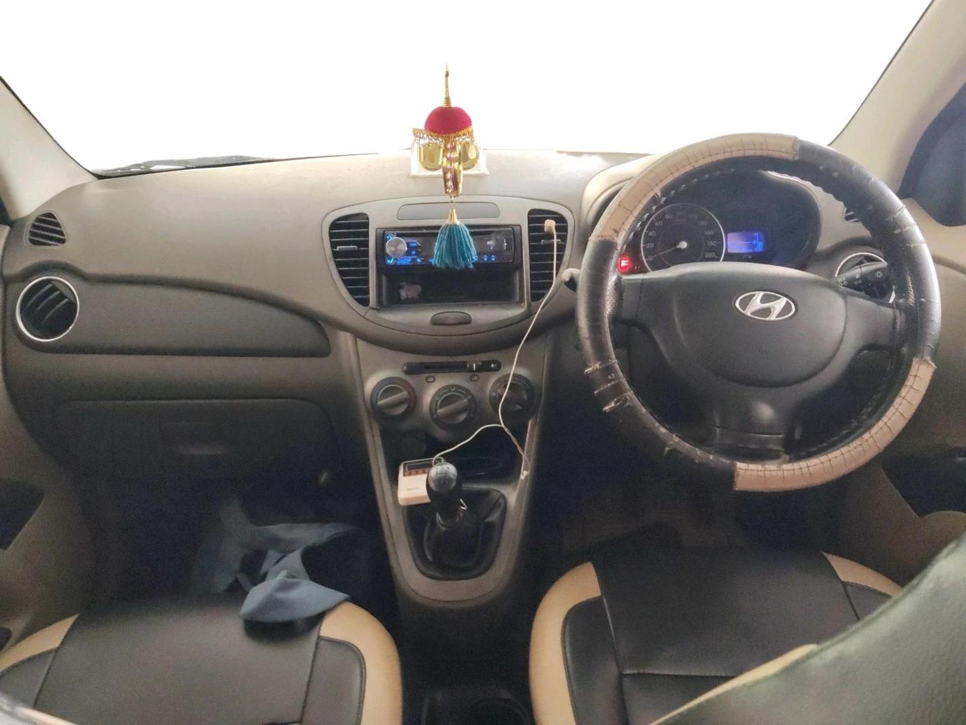 2011 Hyundai i10 MAGNA 1.2, Petrol, Manual, 75,466 km, interior