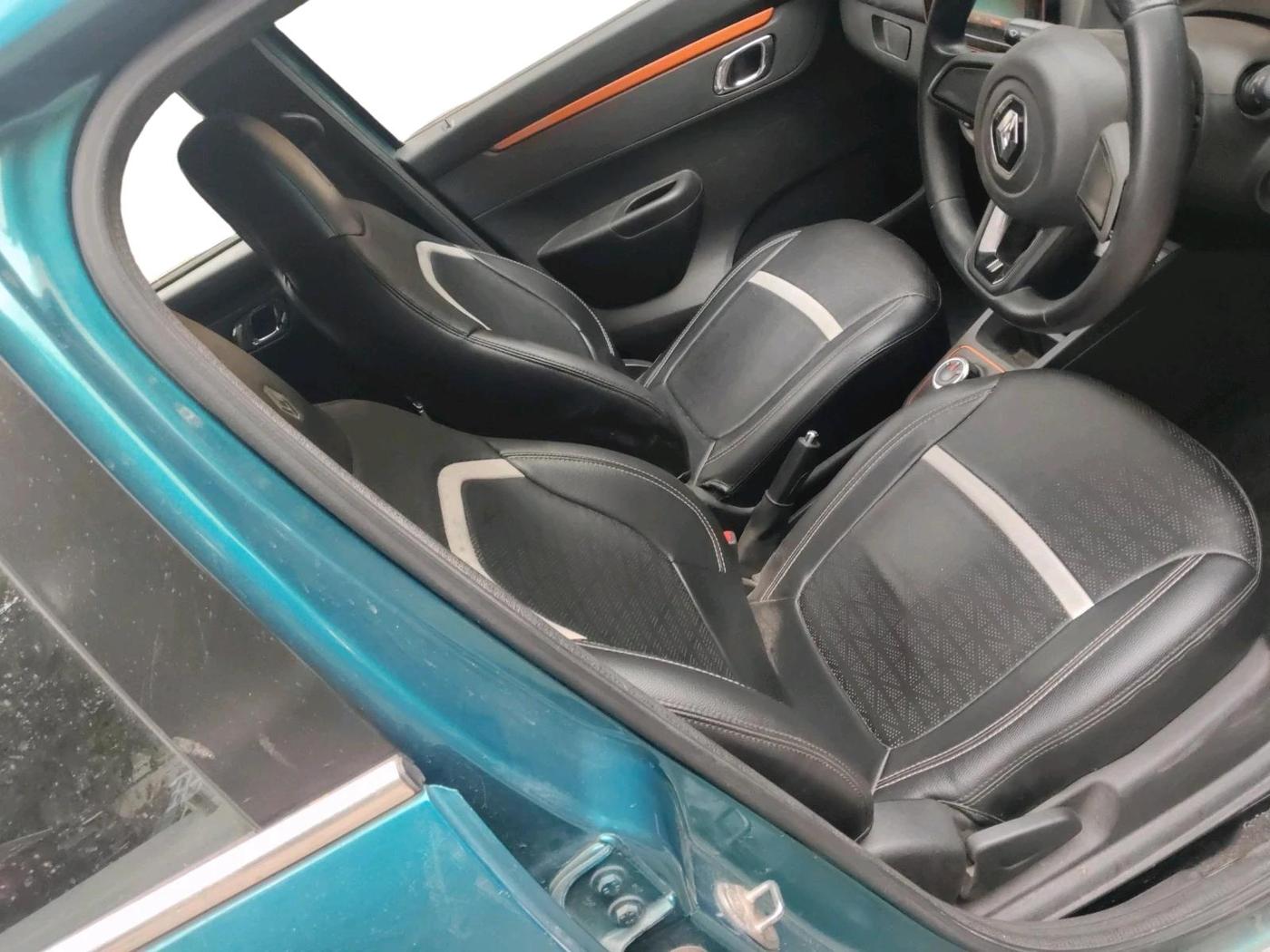 2020 Renault Kwid CLIMBER 1.0 AMT (O), Petrol, Automatic, 1,30,683 km, interior