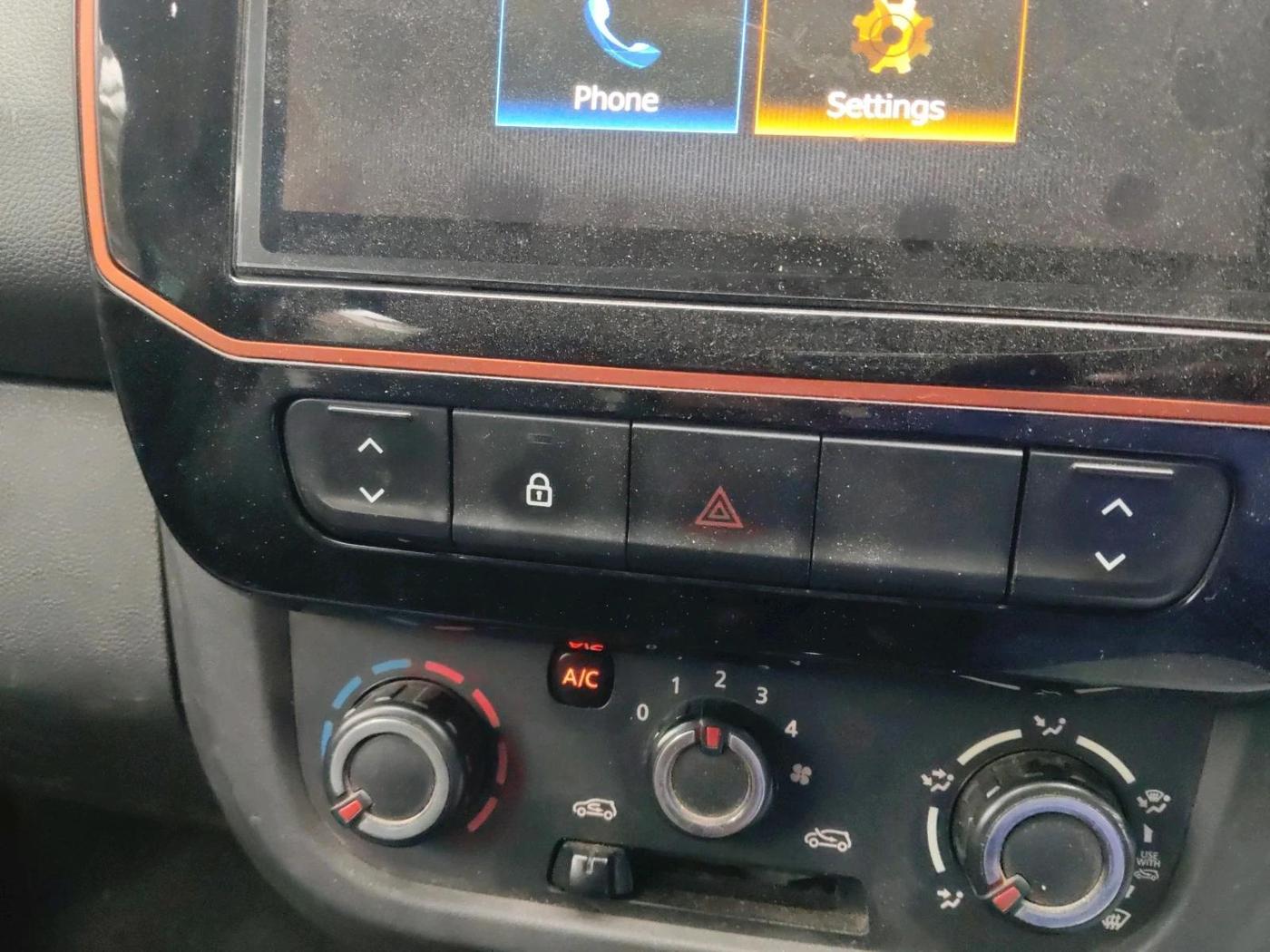 2020 Renault Kwid CLIMBER 1.0 AMT (O), Petrol, Automatic, 1,30,683 km, interior