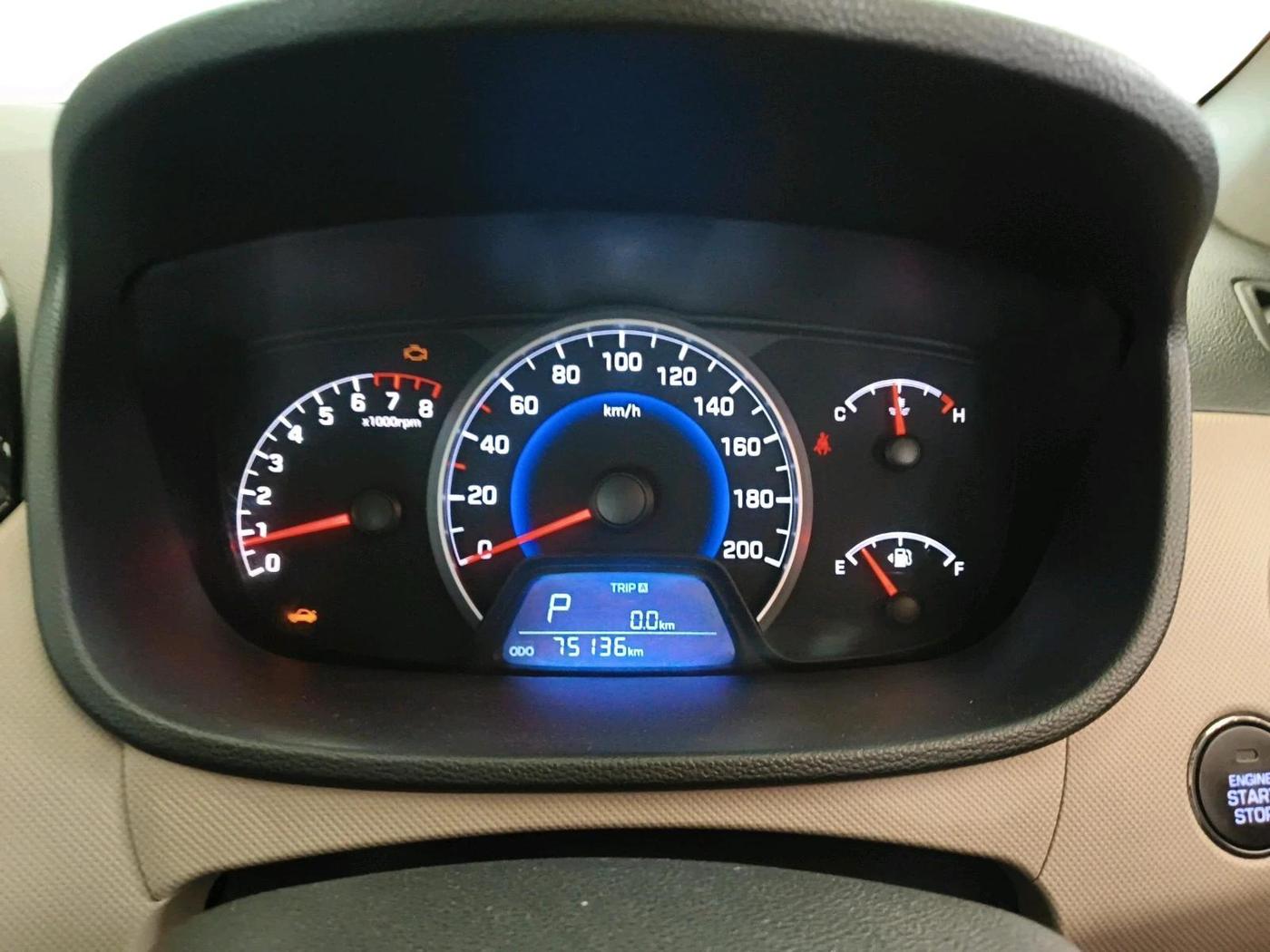2014 Hyundai Grand i10 SPORTZ AT 1.2 KAPPA VTVT, Petrol, Automatic, 75,136 km, interior
