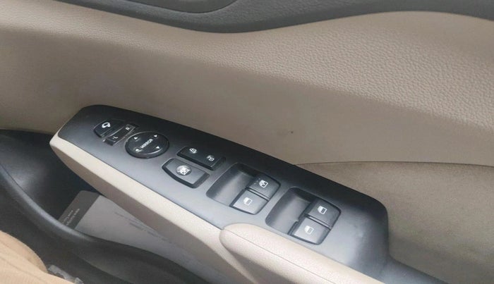2019 Hyundai Verna 1.6 VTVT SX, Petrol, Manual, 28,084 km, interior