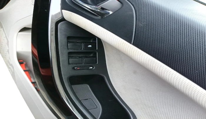 2021 Tata NEXON XZ PLUS SUNROOF PETROL DUAL TONE, Petrol, Manual, 88,352 km, interior