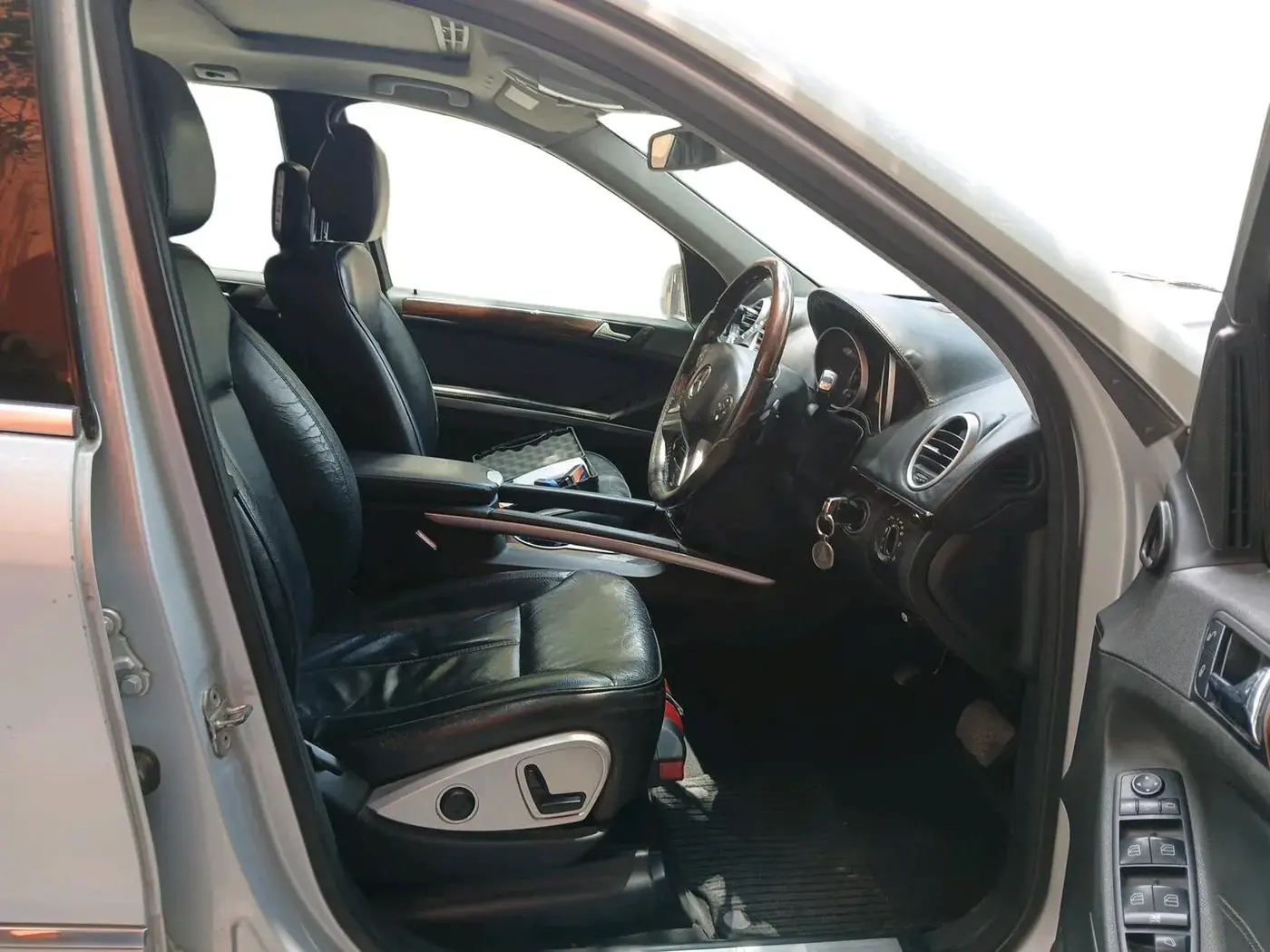 2010 Mercedes Benz GL Class 350 CDI BLUE EFFICIENCY, Diesel, Automatic, 1,55,898 km, interior