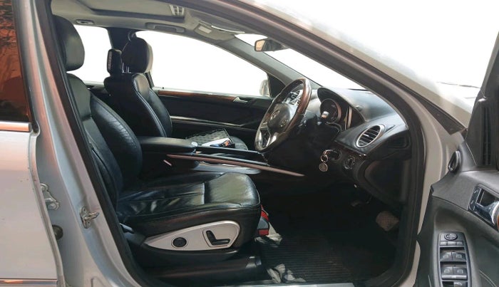 2010 Mercedes Benz GL Class 350 CDI BLUE EFFICIENCY, Diesel, Automatic, 1,55,898 km, interior