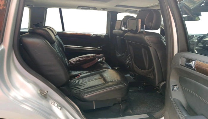 2010 Mercedes Benz GL Class 350 CDI BLUE EFFICIENCY, Diesel, Automatic, 1,55,898 km, interior