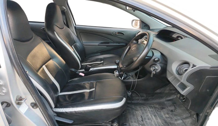 2012 Toyota Etios Liva G, Petrol, Manual, 57,904 km, interior