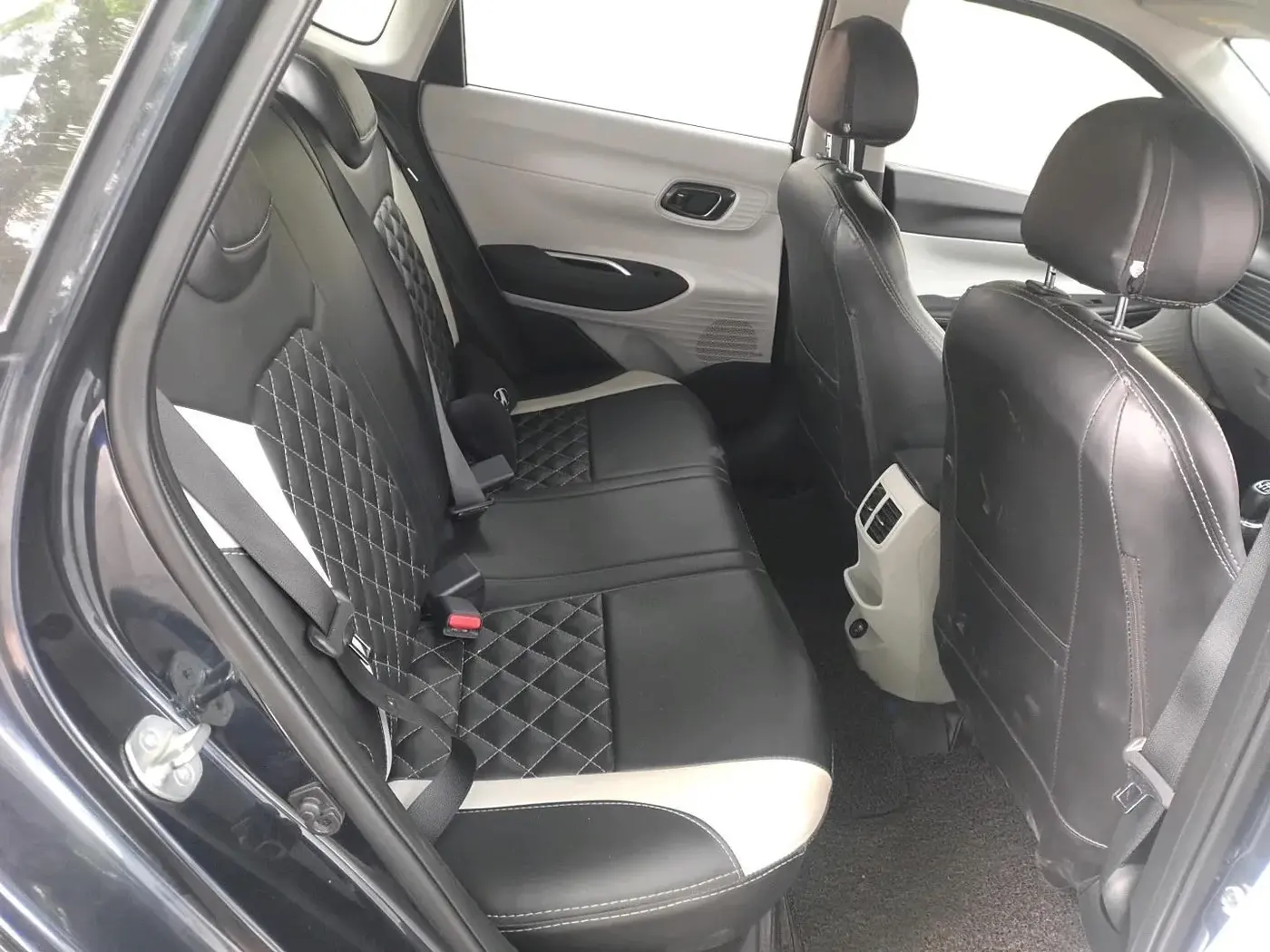 2024 Hyundai NEW I20 ASTA 1.2 MT, Petrol, Manual, 17,205 km, interior