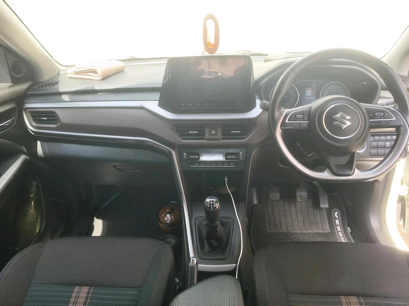 2024 Maruti BREZZA ZXI + SMART HYBRID, Petrol, Manual, 22,530 km, interior