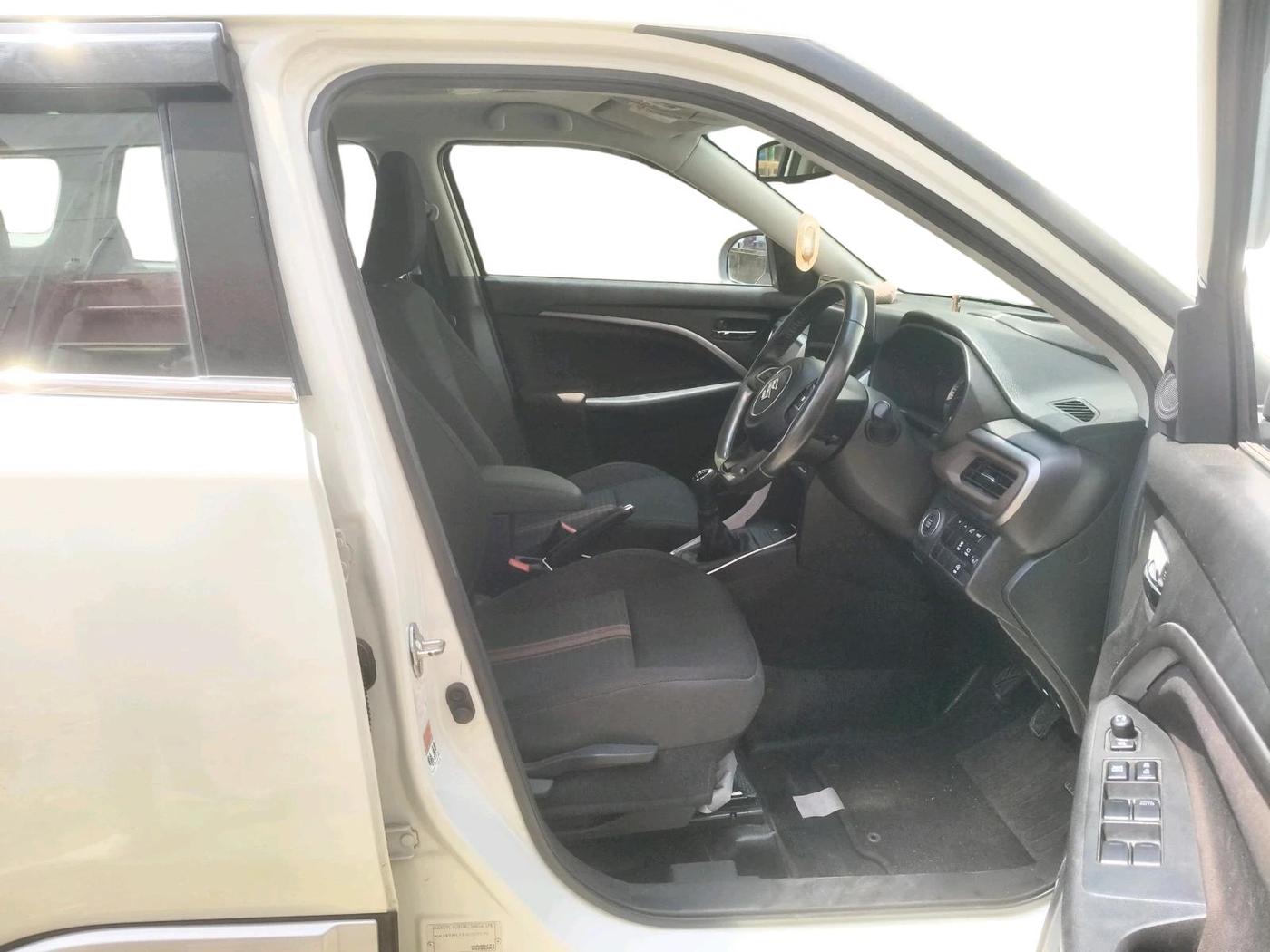 2024 Maruti BREZZA ZXI + SMART HYBRID, Petrol, Manual, 22,530 km, interior