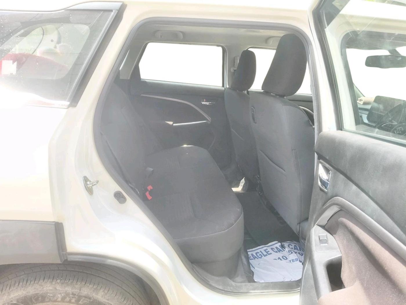 2024 Maruti BREZZA ZXI + SMART HYBRID, Petrol, Manual, 22,530 km, interior