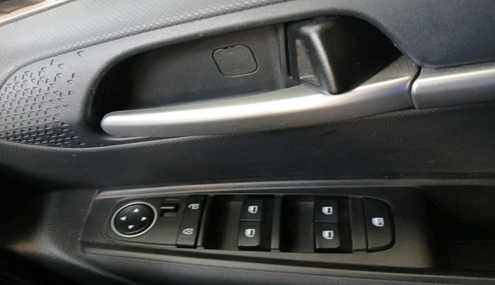 2024 KIA SONET HTK (O) 1.2 Petrol MT, Petrol, Manual, 16,022 km, interior