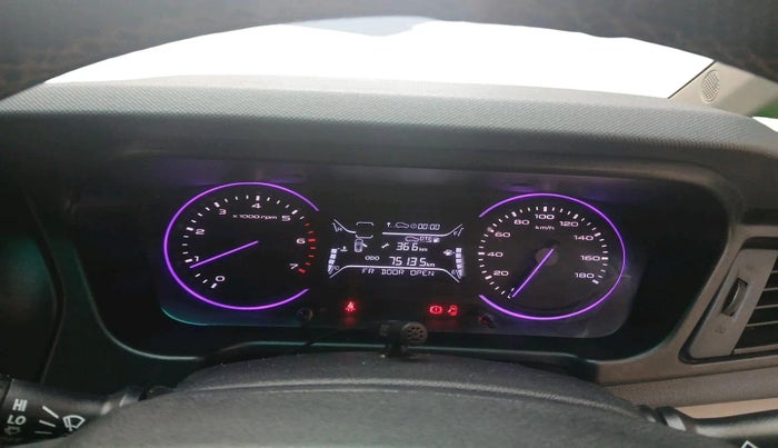 2023 Mahindra MARAZZO M2 8 STR, Diesel, Manual, 73,135 km, interior