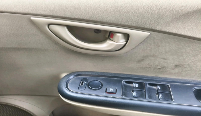 2015 Honda Mobilio 1.5L I-DTEC S, Diesel, Manual, 1,27,995 km, interior