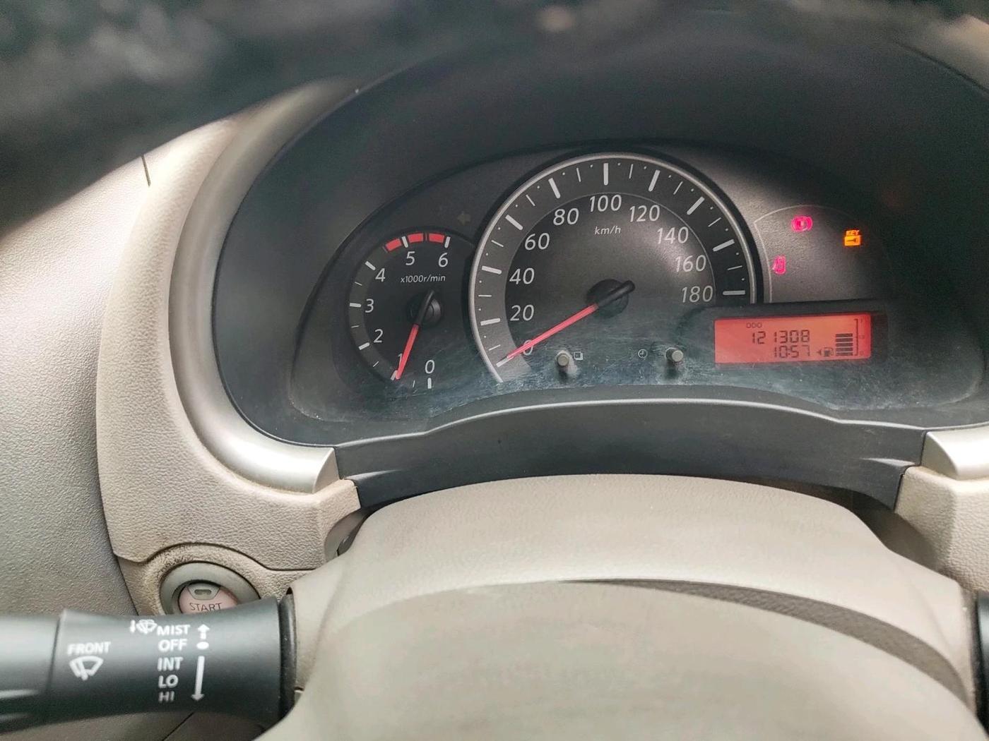 2012 Nissan Micra XV DIESEL, Diesel, Manual, 1,21,308 km, interior