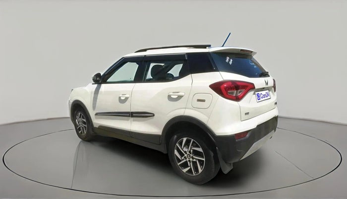 2023 Mahindra XUV300 W8 (O) 1.5 DIESEL, Diesel, Manual, 82,105 km, exterior