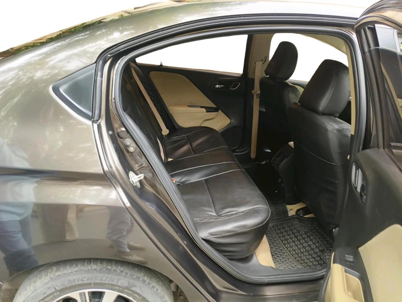 2020 Honda City 1.5L I-VTEC V MT 5TH GEN, Petrol, Manual, 48,977 km, interior