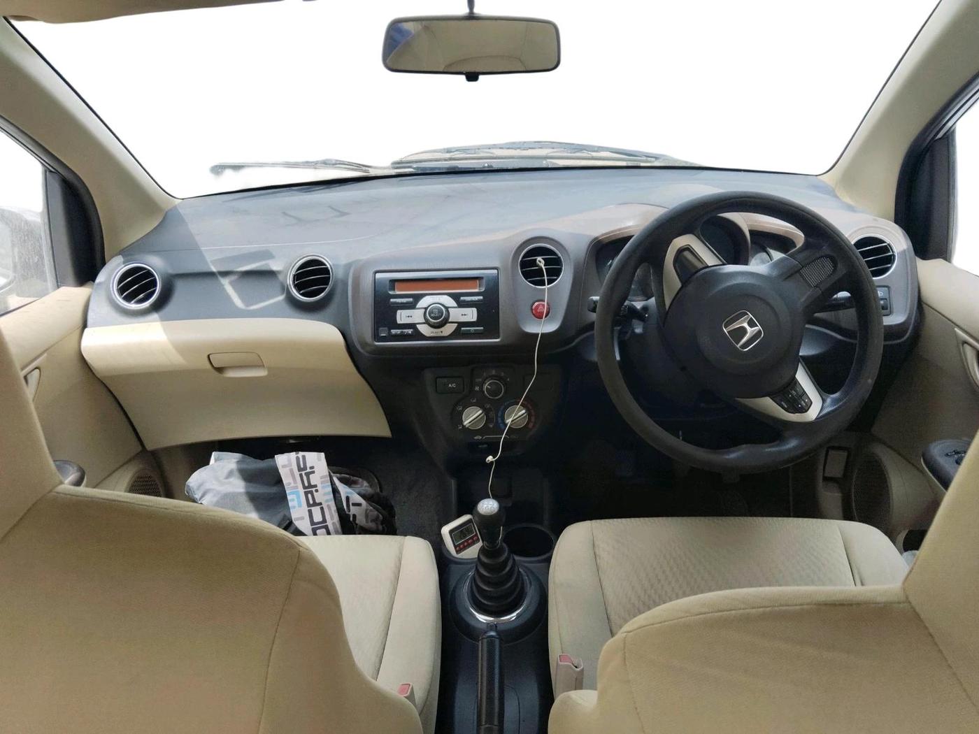 2013 Honda Amaze 1.5L I-DTEC S, Diesel, Manual, 1,00,126 km, interior