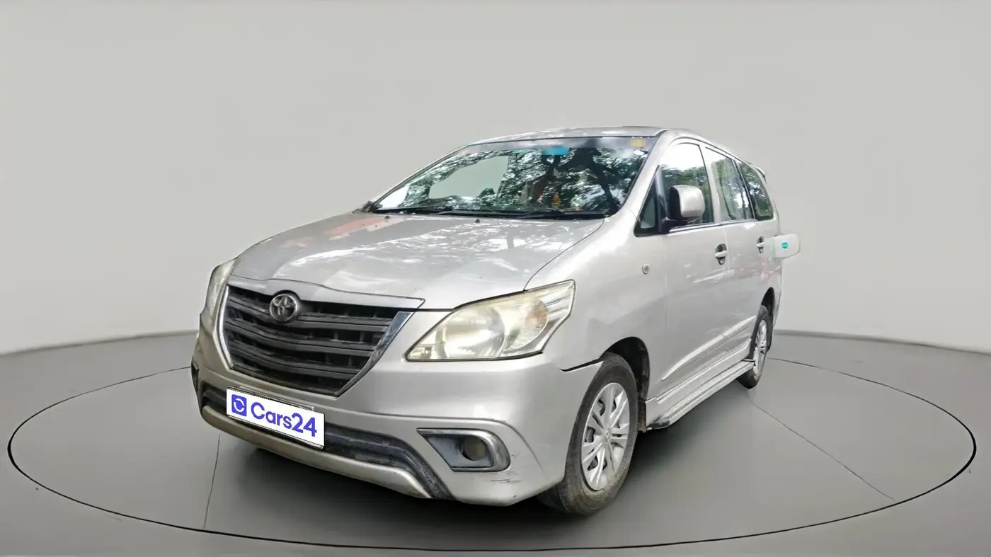 2014 Toyota Innova 2.5 GX 7 STR, Diesel, Manual, 94,385 km, exterior