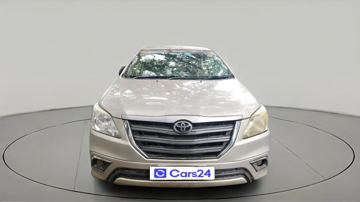 2014 Toyota Innova 2.5 GX 7 STR, Diesel, Manual, 94,385 km, exterior