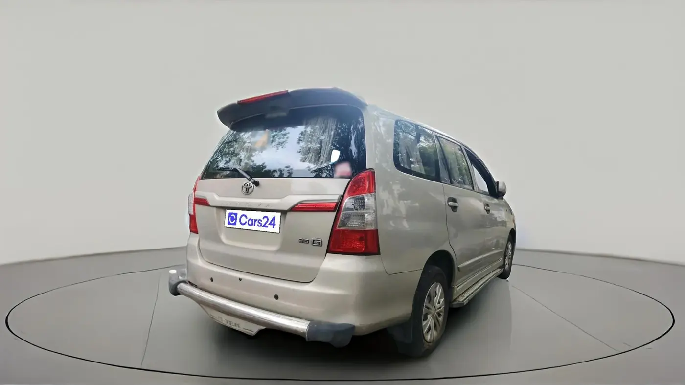 2014 Toyota Innova 2.5 GX 7 STR, Diesel, Manual, 94,385 km, exterior