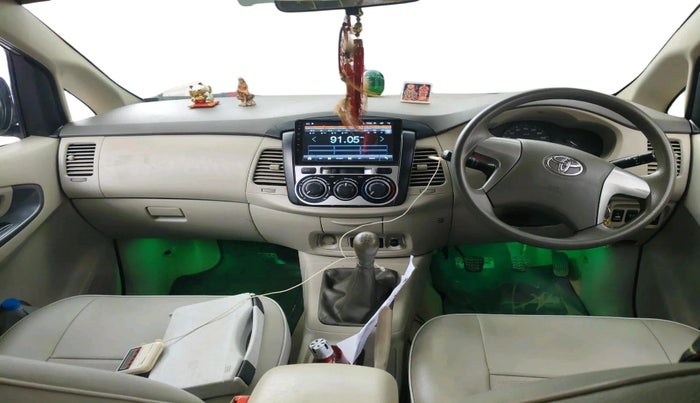 2014 Toyota Innova 2.5 GX 7 STR, Diesel, Manual, 94,146 km, interior