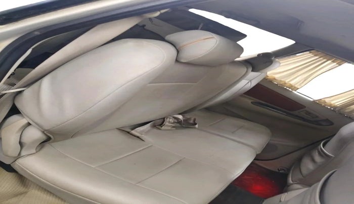 2014 Toyota Innova 2.5 GX 7 STR, Diesel, Manual, 94,146 km, interior