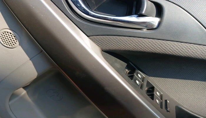 2017 Tata NEXON XZ PLUS PETROL, Petrol, Manual, 43,265 km, interior