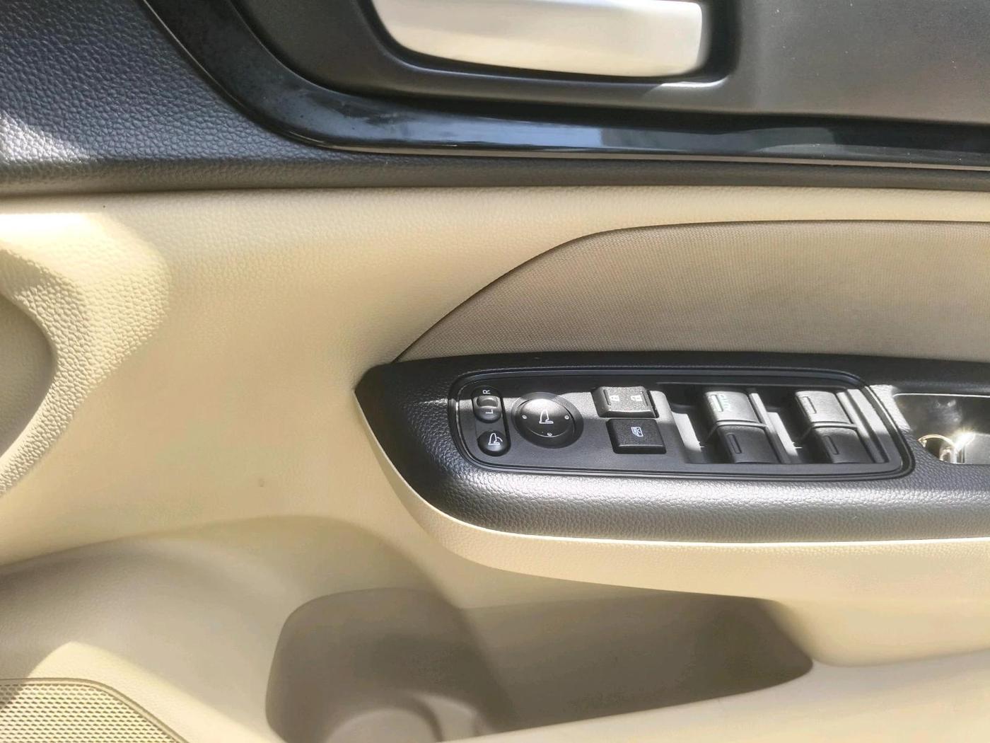 2019 Honda Amaze 1.2L I-VTEC VX CVT, Petrol, Automatic, 10,085 km, interior