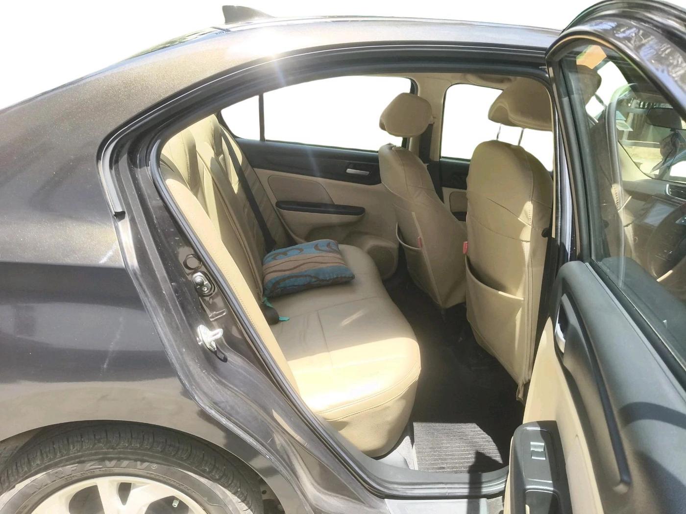2019 Honda Amaze 1.2L I-VTEC VX CVT, Petrol, Automatic, 10,085 km, interior
