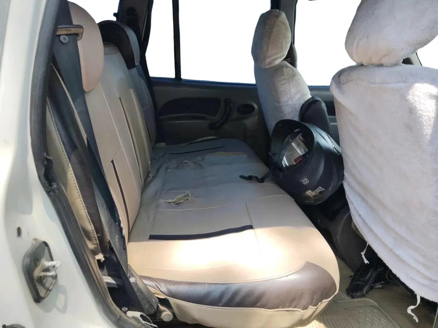 2009 Mahindra Scorpio VLX 2WD, Diesel, Manual, 1,41,371 km, interior