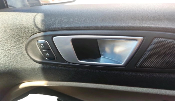 2020 Ford Ecosport TITANIUM + 1.5L DIESEL, Diesel, Manual, 1,05,626 km, interior