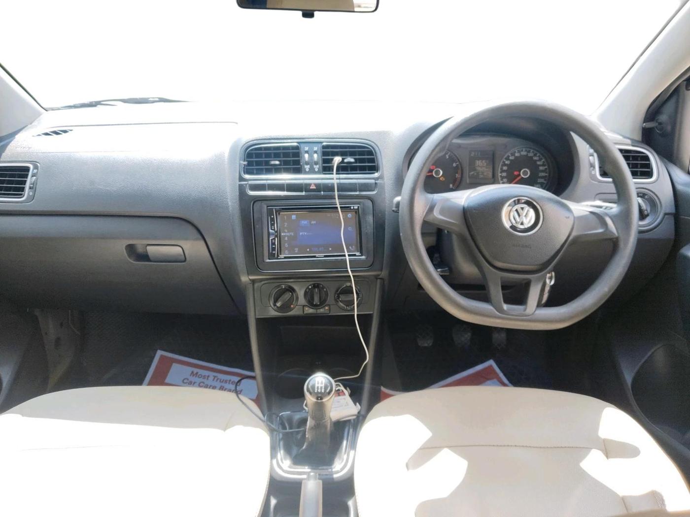 2018 Volkswagen Ameo TRENDLINE 1.0L, Petrol, Manual, 79,628 km, interior