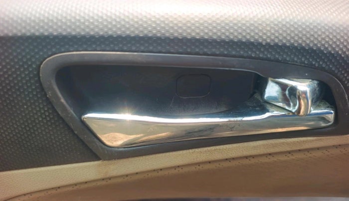 2012 Hyundai Verna FLUIDIC 1.6 CRDI SX, Diesel, Manual, 1,68,210 km, interior