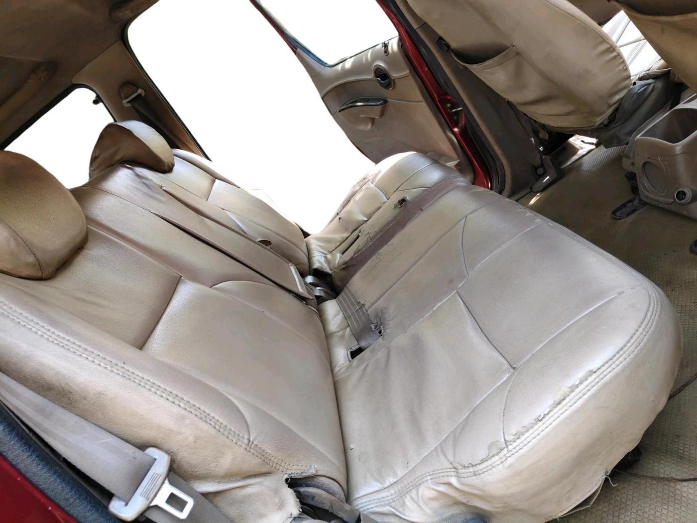 2011 Mahindra Xylo E4, Diesel, Manual, 3,45,732 km, interior