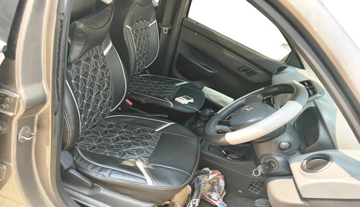 2016 Renault Kwid RXT 1.0, Petrol, Manual, 36,556 km, interior