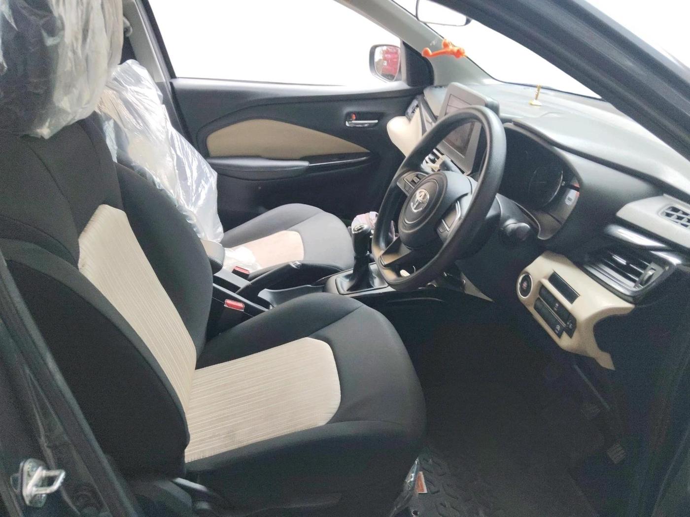 2025 Toyota Glanza G, Petrol, Manual, 3,001 km, interior