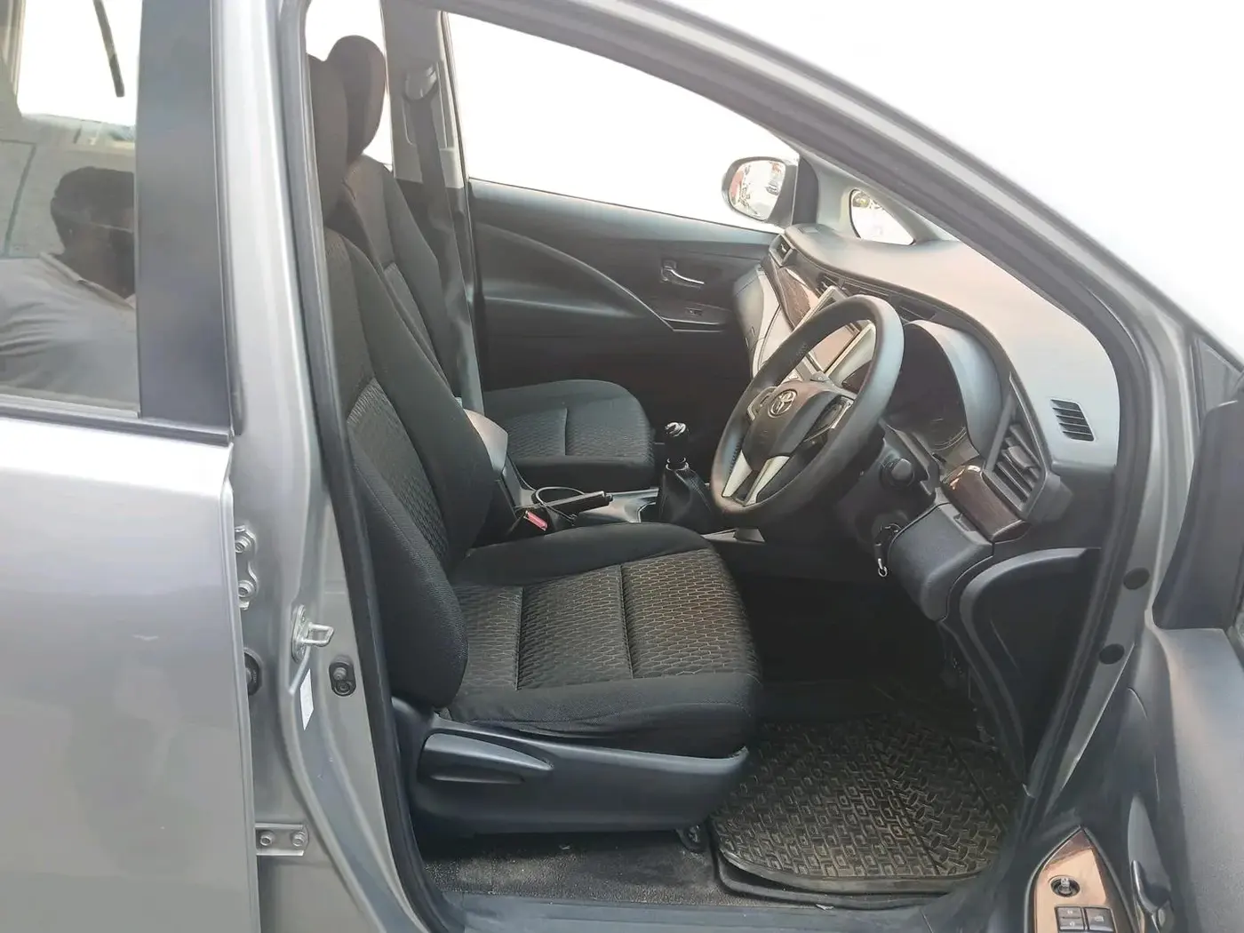 2017 Toyota Innova Crysta 2.4 GX 7 STR, Diesel, Manual, 1,14,552 km, interior