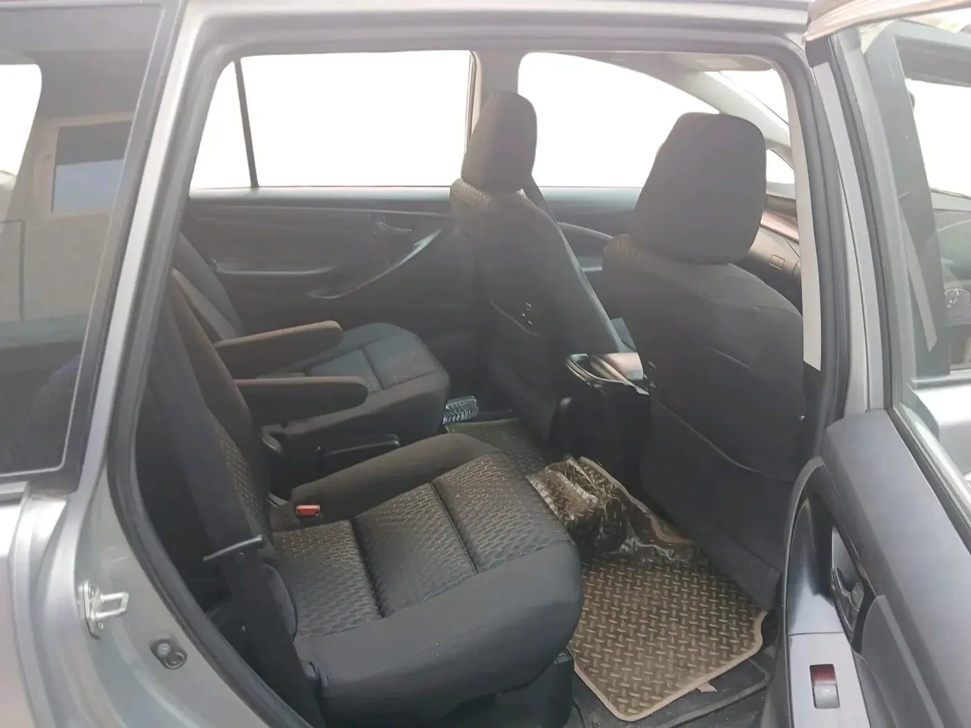2017 Toyota Innova Crysta 2.4 GX 7 STR, Diesel, Manual, 1,14,552 km, interior