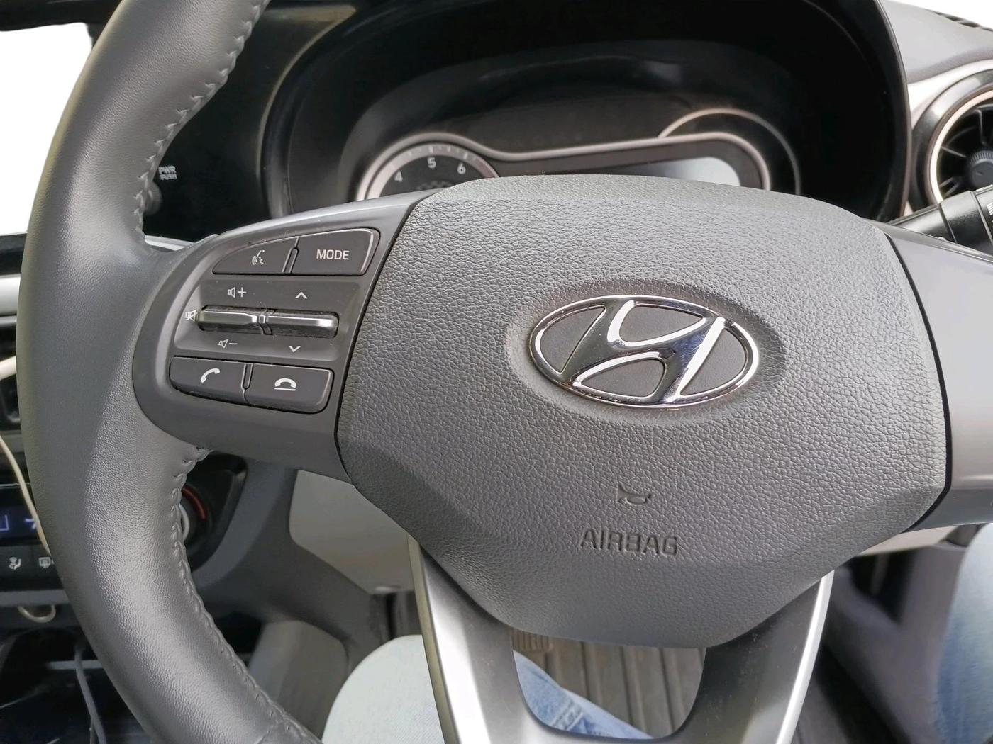 2022 Hyundai GRAND I10 NIOS ASTA 1.2 KAPPA VTVT, Petrol, Manual, 35,328 km, interior