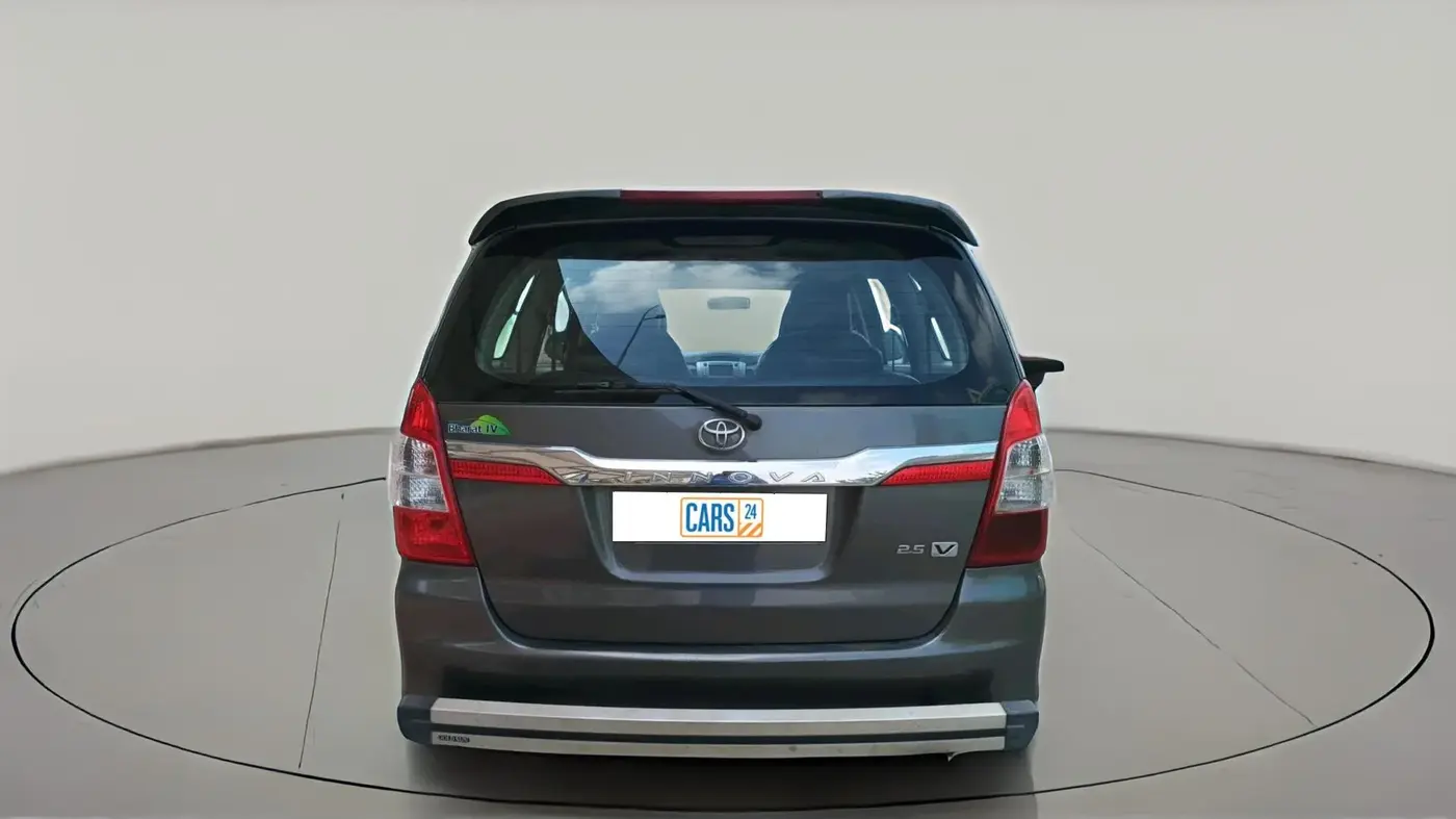 2014 Toyota Innova 2.5 VX 7 STR, Diesel, Manual, 1,26,042 km, exterior