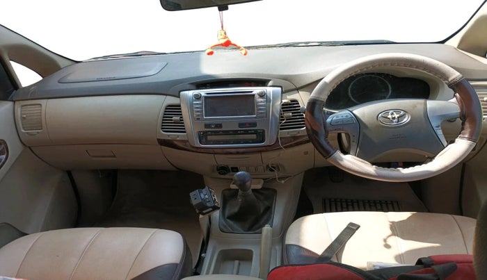 2014 Toyota Innova 2.5 VX 7 STR, Diesel, Manual, 1,26,042 km, interior