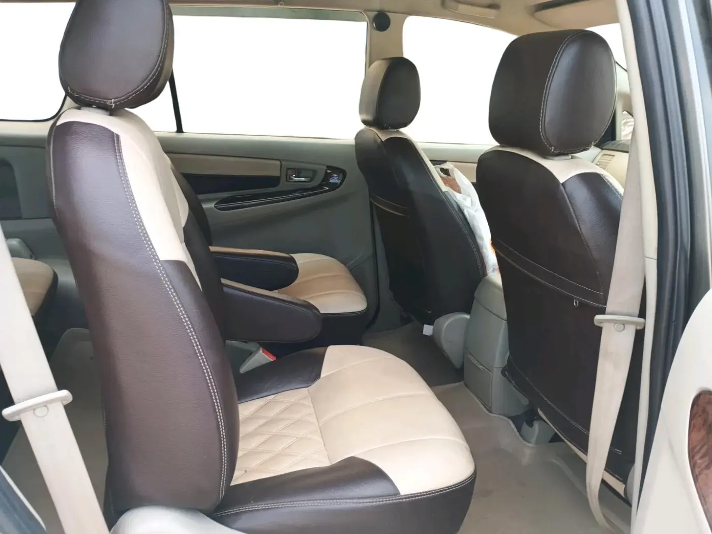 2014 Toyota Innova 2.5 VX 7 STR, Diesel, Manual, 1,26,042 km, interior
